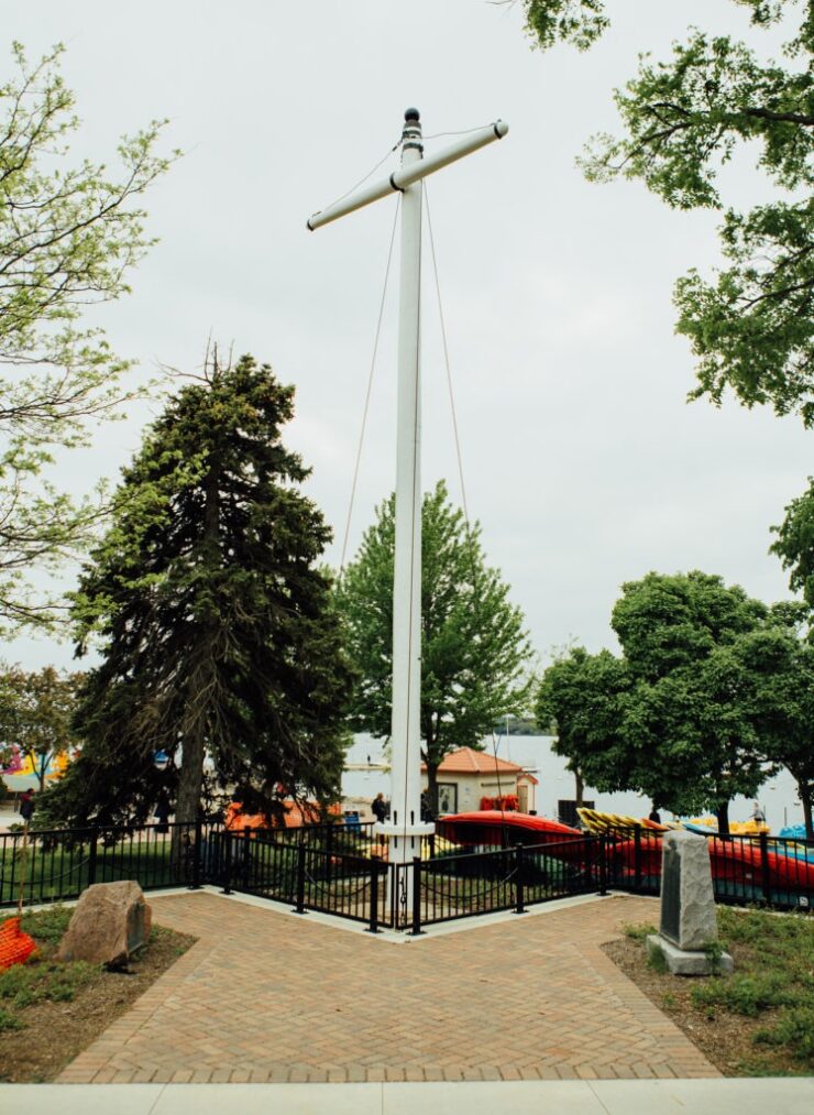 Bde Maka Ska naval memorial