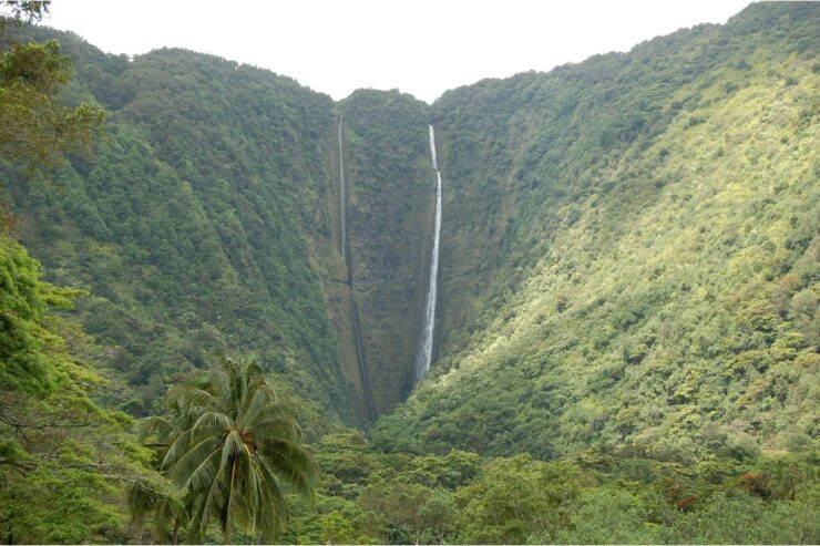 Hiilawe Falls