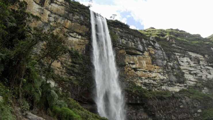 Tres Hermanas Falls