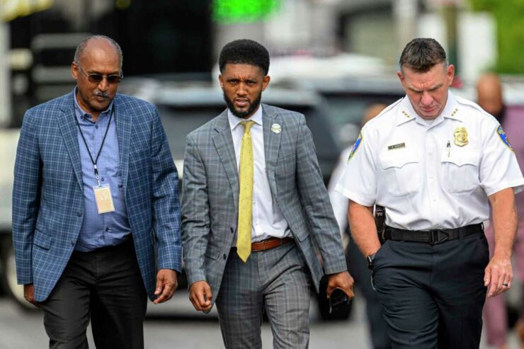 Baltimore Controversial Incident - Police Officer Shoots Teenager in ...