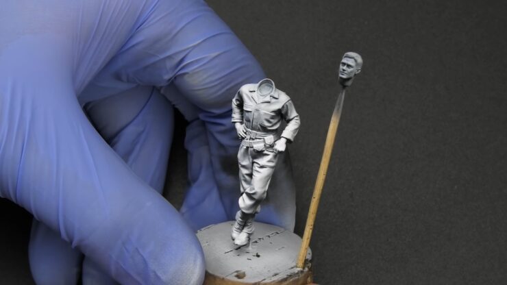 Paint Miniature Figures