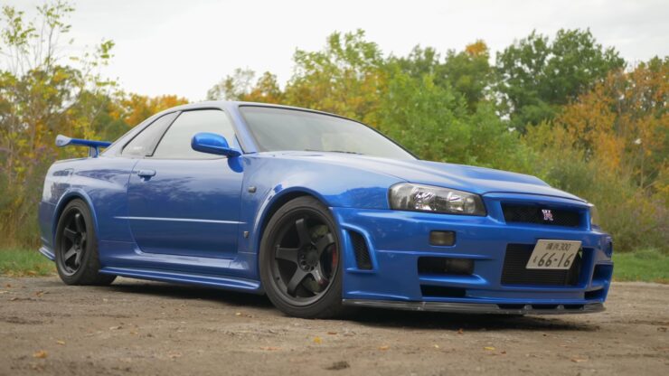 R34 Nissan GT-R