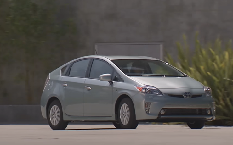 toyota prius plug in