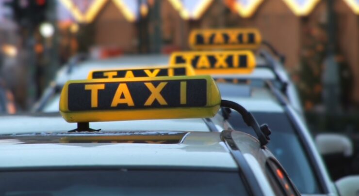 How Business Travelers Can Cut Airport Taxi Costs Savings at Every Stop (2)
