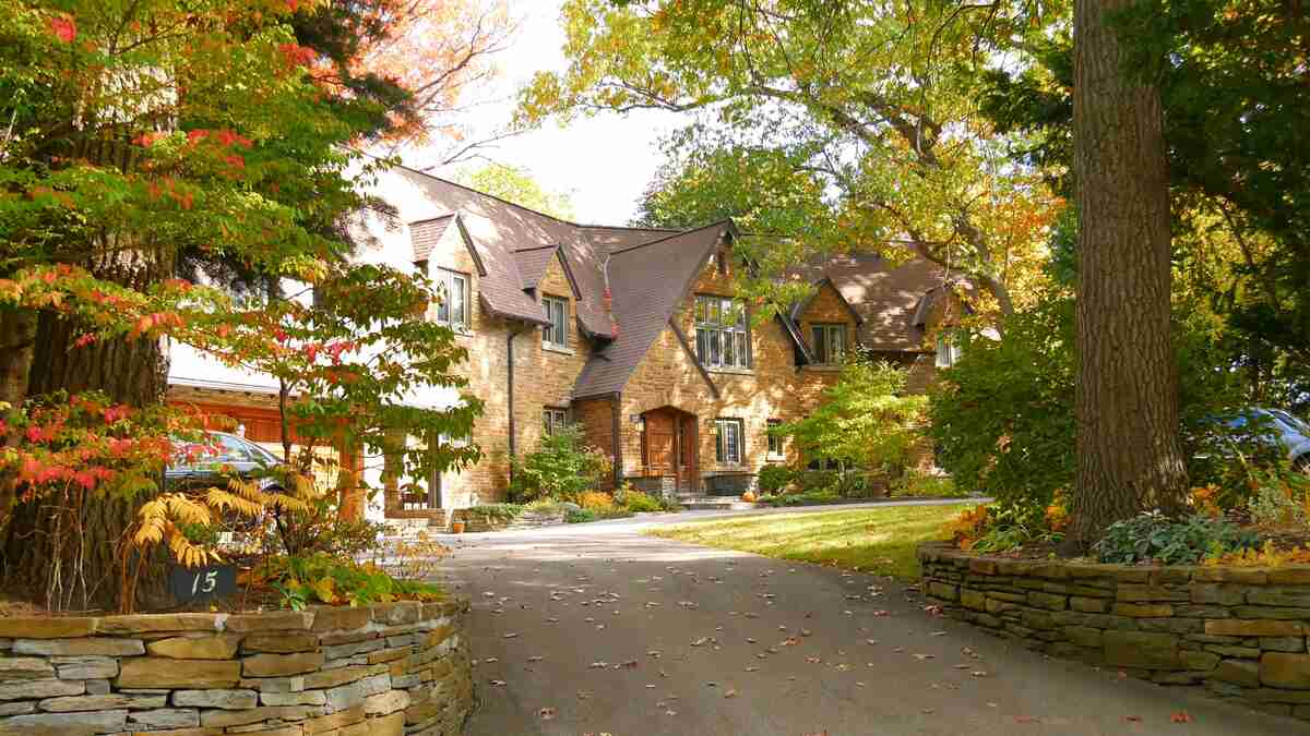 Houses-in-Canada