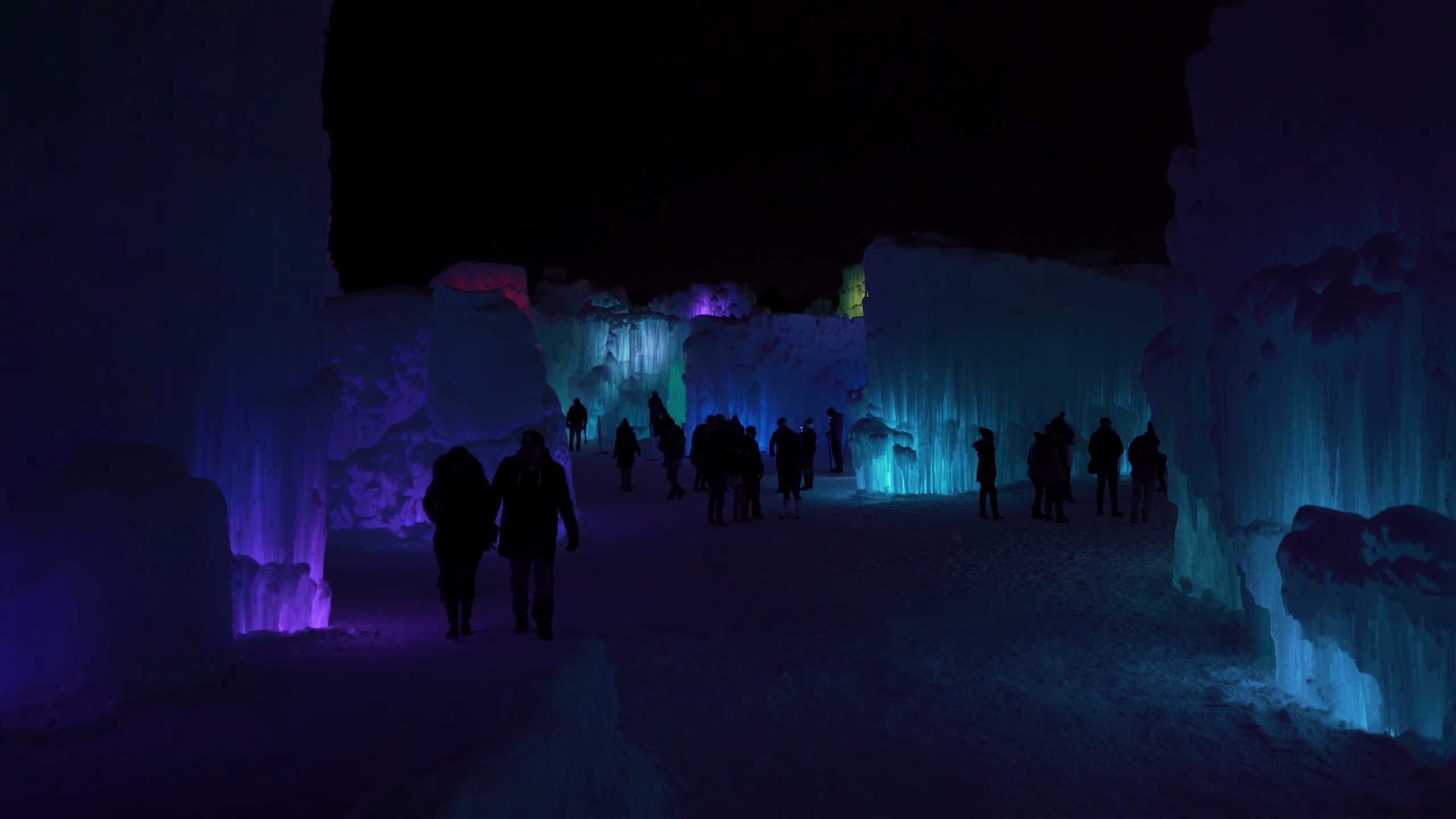 Ice Castles - Festival in Edmonton