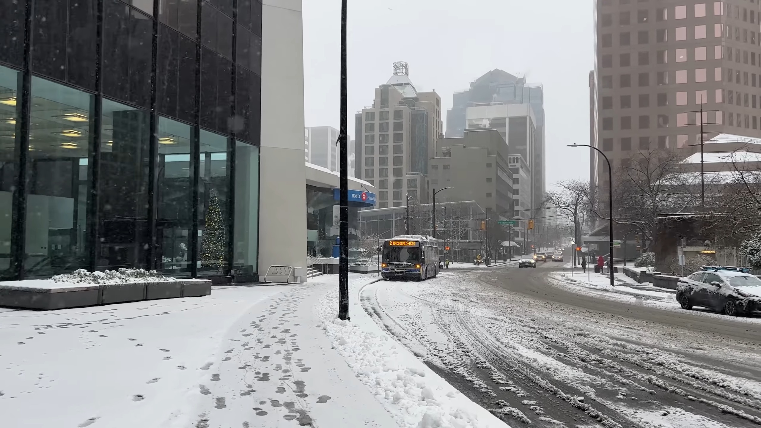 Snowfall in march in vancouver