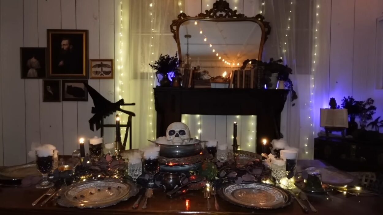 Witch's Cottage Decoration