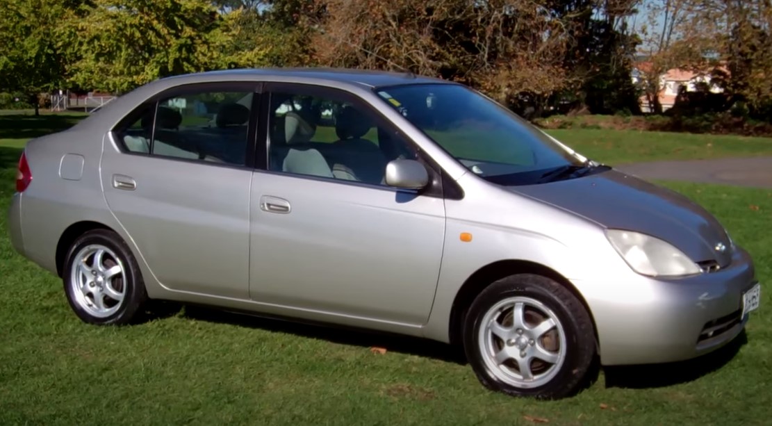 Does 2001 Toyota Prius Have Hybrid Engine