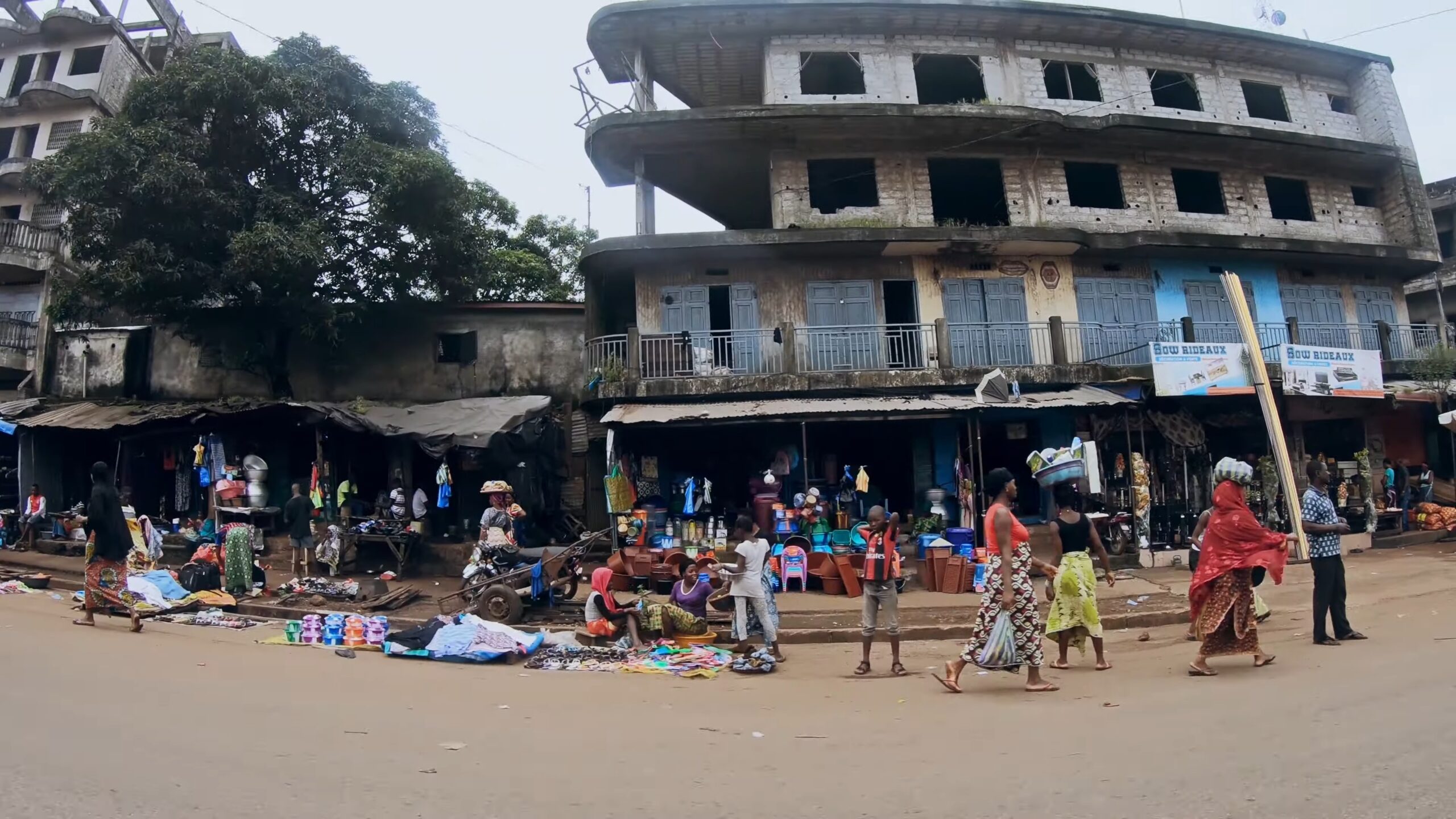Guinea, Life Expectancy