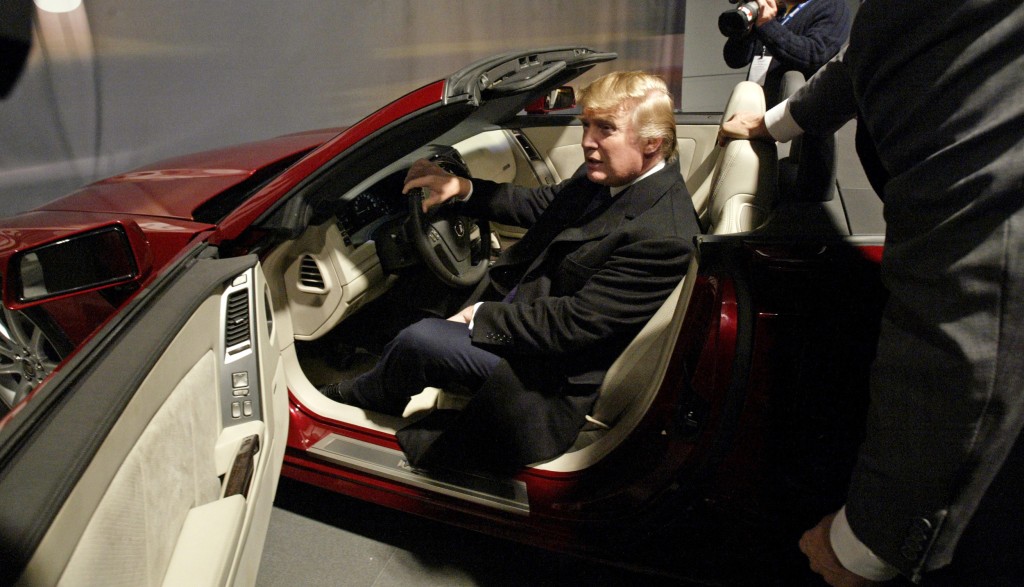 trump in his car