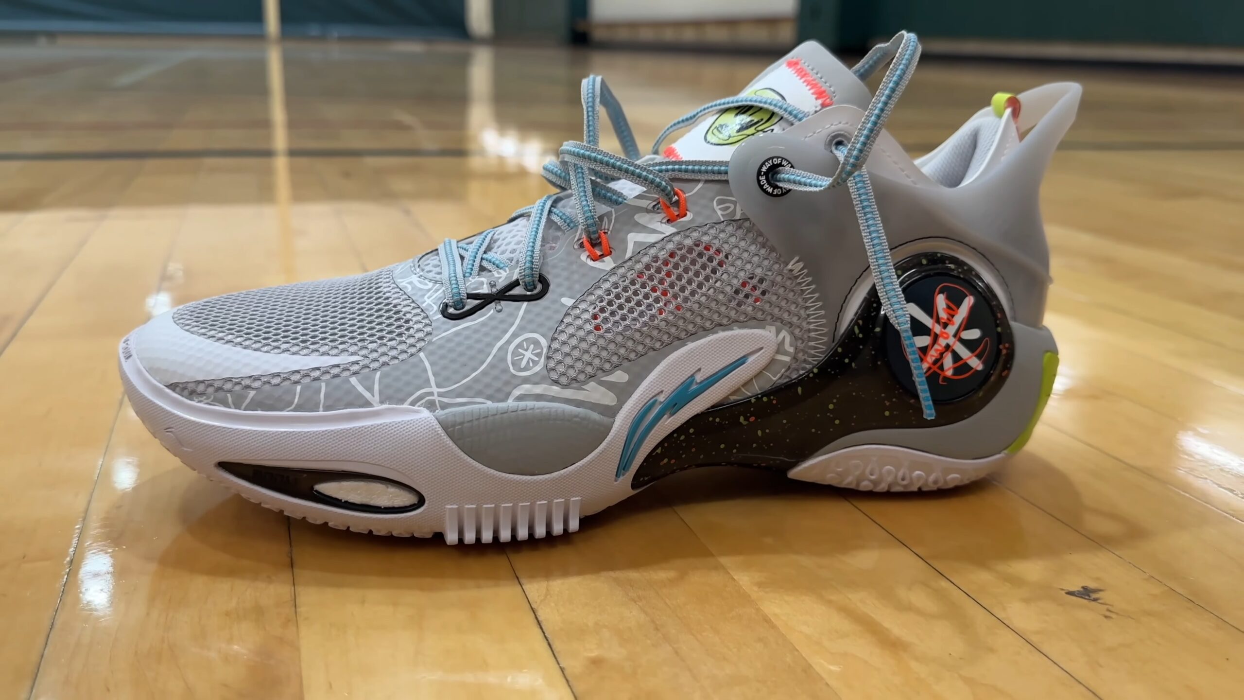 The 10 Best Basketball Sneakers for Players with Flat Feet 2024 -  WearTesters