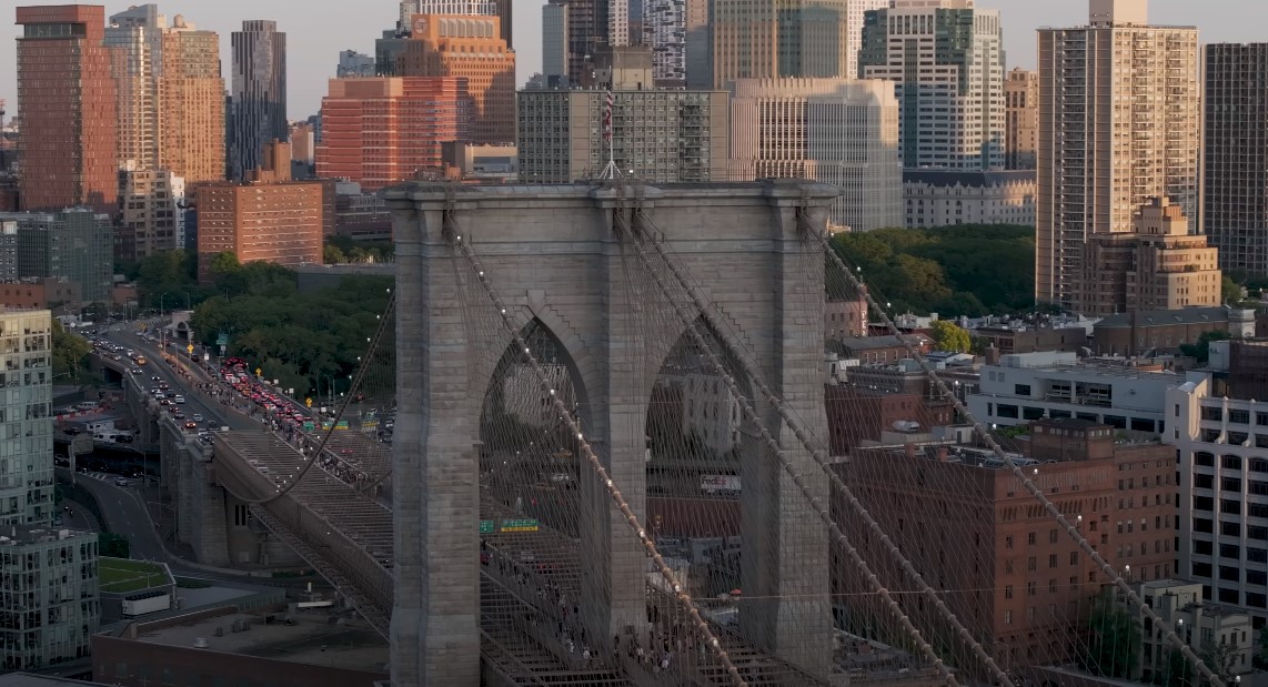 Brooklyn Bridge pedestrian path