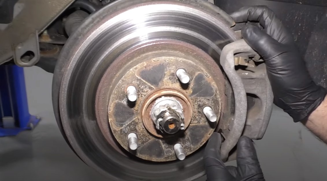 Driving with grinding brakes dangers