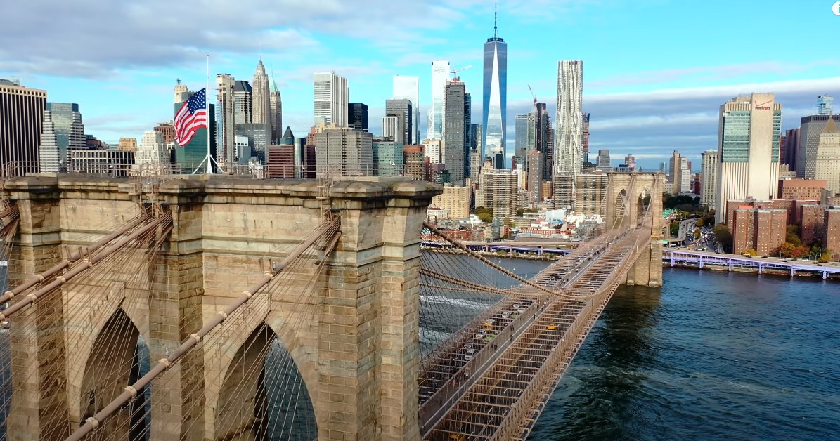 Height of Brooklyn Bridge