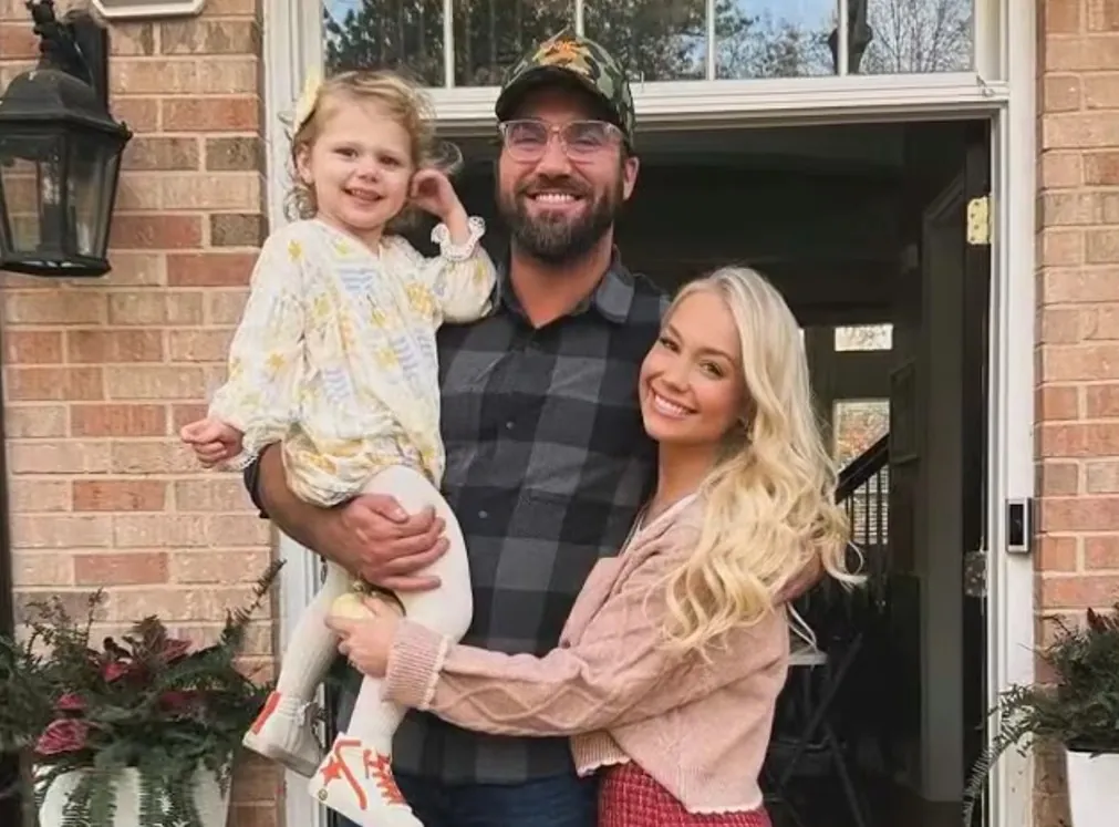 RaeLynn With her soon to be husband and a child